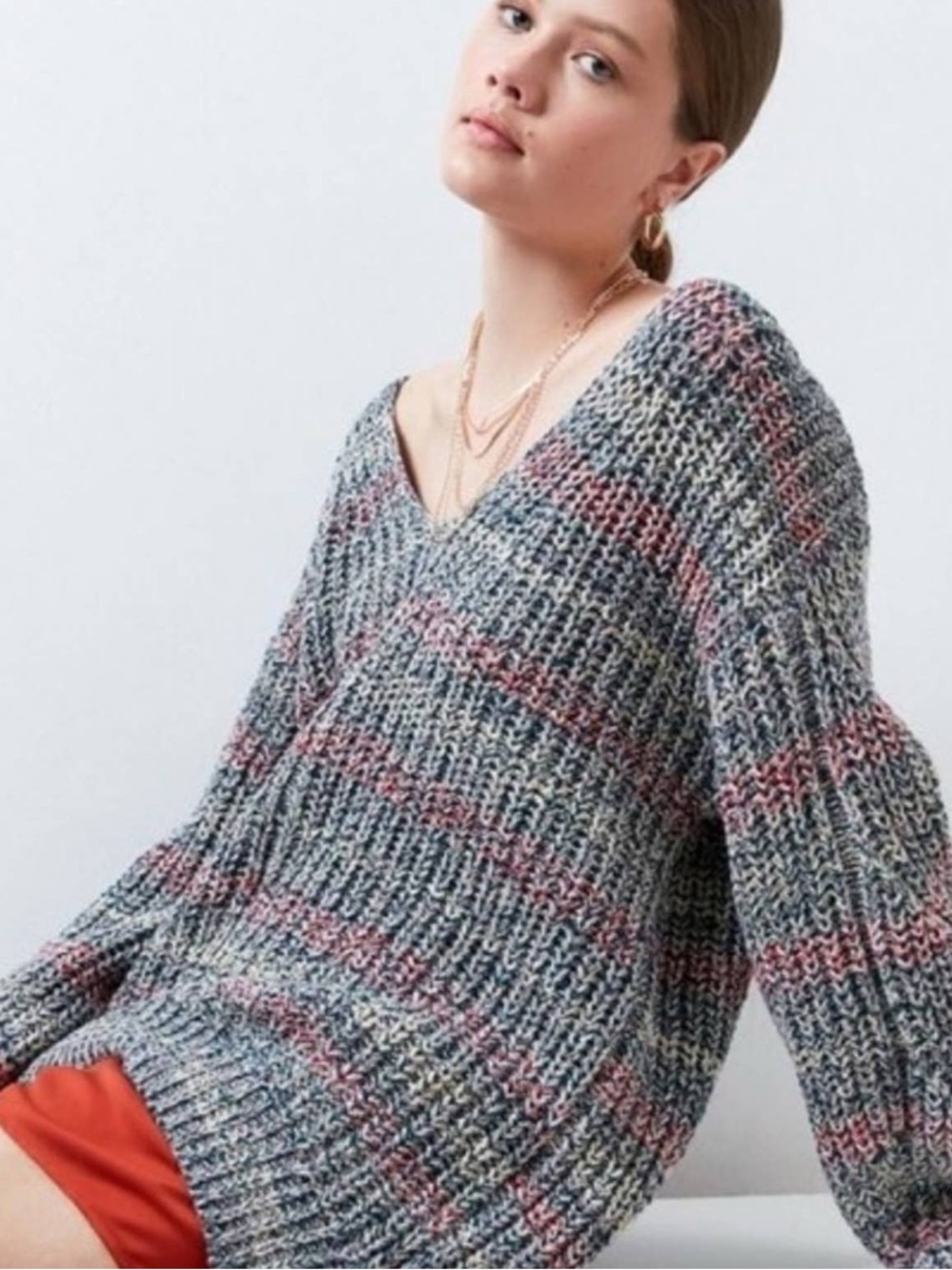 Urban outfitters V-Neck Chunky Knit Sweater in Heathered Gray with Pink Stripes